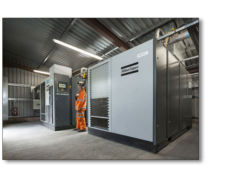 Электронный контроль за работой осуществляется с помощью специально разработанного контроллера Elektronicon®. Автоматическое управление и возможность доступа к данным через локальную сеть и Интернет повышает эффективность и гибкость функционирования компрессорного оборудования, а также позволяет создавать отчеты о работе, собирать статистику и оперативно получать информацию о возникающих ошибках. Доступ информации можно получить с любого устройства, использующего технологии iPhone/Android.