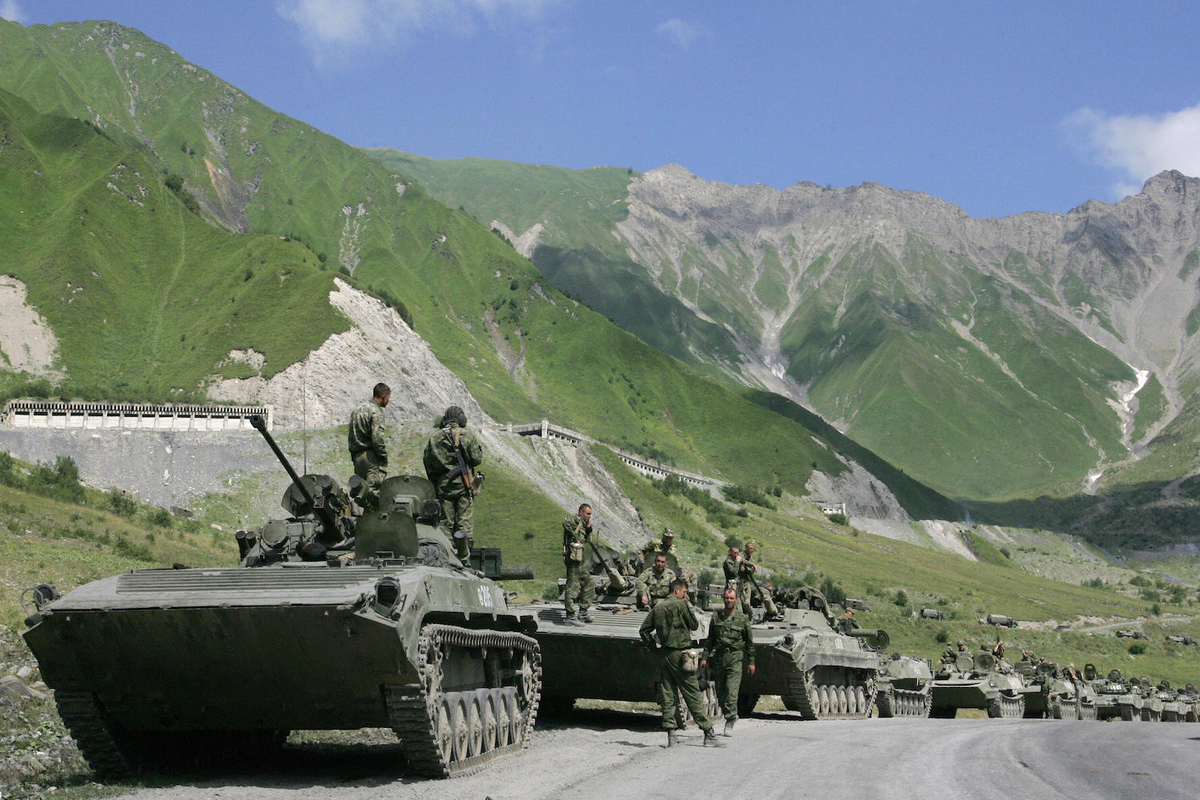 Вооруженный конфликт на северном кавказе. Грузино-южноосетинский конфликт 2008. Южная Осетия Цхинвал горы. Цхинвал Южная Осетия 2008. Цхинвал 2008 Грузинская армия.