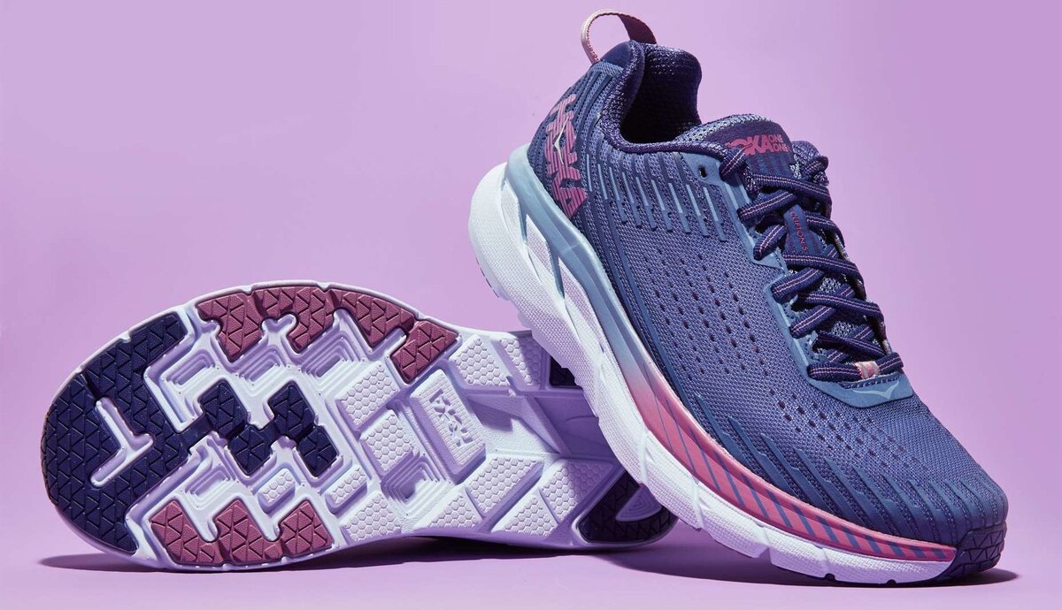 Hoka One One Clifton 5 в женской расцветке. Источник: runnersworld.com