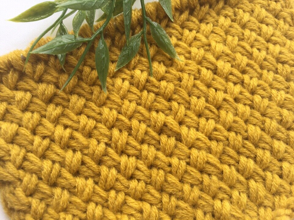 Оригинальная плетенка спицами для вязания шапок, варежек, свитеров
