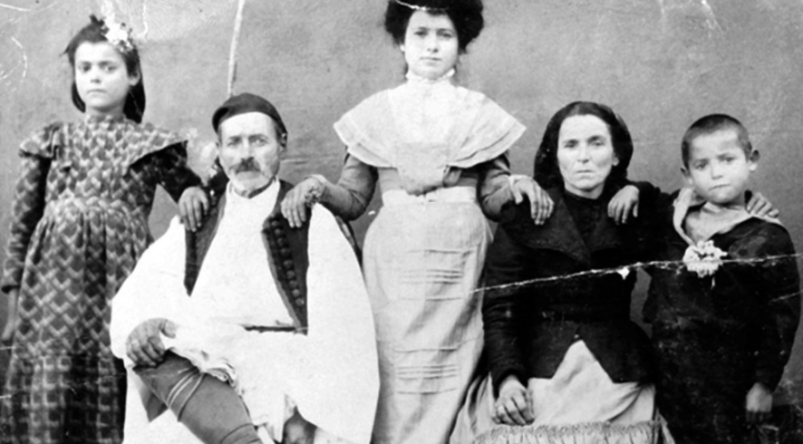 А у вас когда-нибудь было такое чувство, как будто вы живете не своей жизнью? Пишите об этом в комментариях, обсудим!