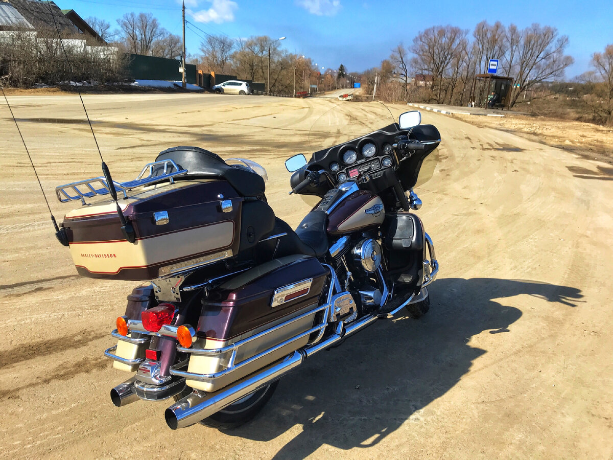 Вот он HD FLHTCU, в народе «электричка» 