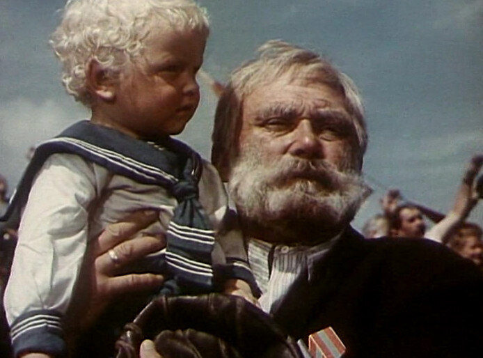 Сергей Лукьянов. Кадр из фильма «Большая семья»