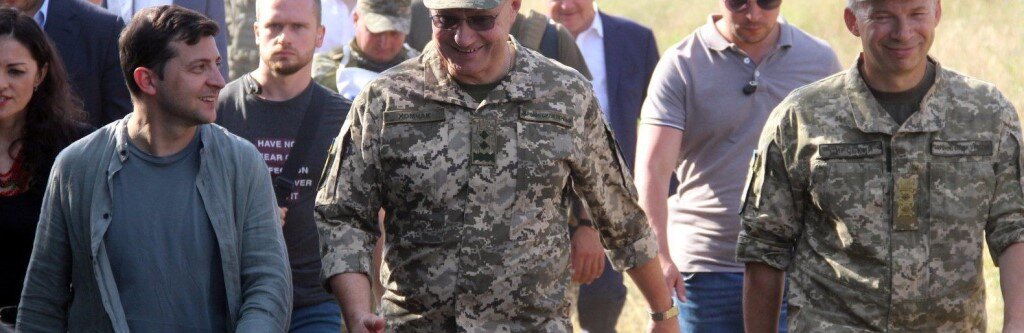 Противостояние США, России и украинского олигархата за влияние на Украине продолжается. И в стратегическом плане США не намерены сдавать свой антироссийский плацдарм на Украине. Россия стремится вернуть Украину в сферу своего влияния, а украинский олигархат – не выпустить из своих рук управление государством и доступ к финансовым и ресурсным потокам.


 
