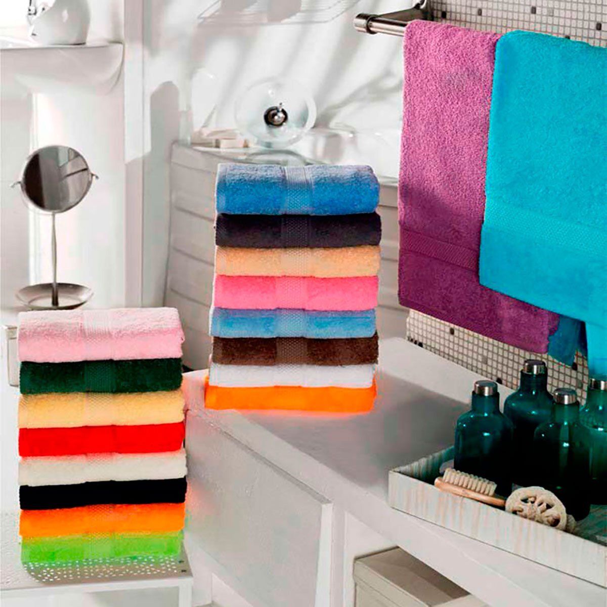 Какие полотенца выбрать. ARYAHOME разноцветный яркий коврик для ванной. Удобный размер полотенца для ванной. Полотенце микрофибра Ария хоум. Выбираем полотенце.