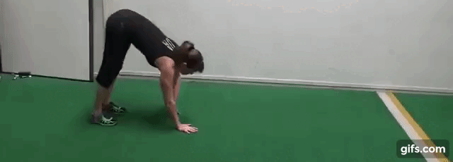 "Походка гусеницы" - растягивает спинной отдел и восстанавливает позвоночник