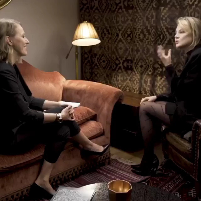 Ксения Собчак и Рената Литвинова. Кадр шоу