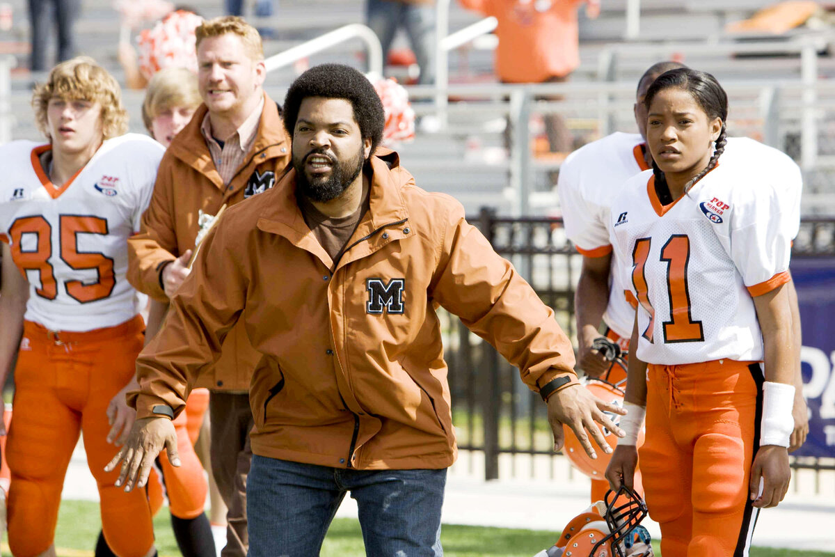 Драма спорт комедия русские. Аутсайдеры (2008). Аутсайдер айс Кьюб. Комедия про американский футбол. Сериал про американский футбол.