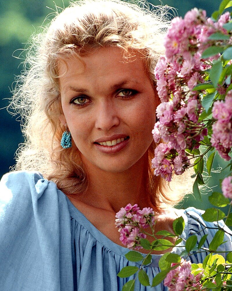 Красавицу-актрису с экзотической внешностью когда-то любили миллионы советских зрителей.-4