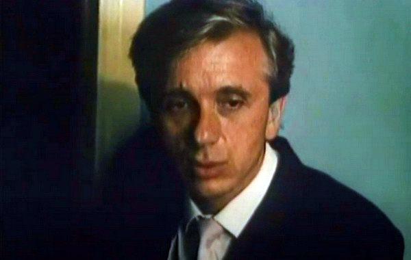 Марк (Евгений Стеблов), кадр из фильма "Еврейское счастье" (1990)