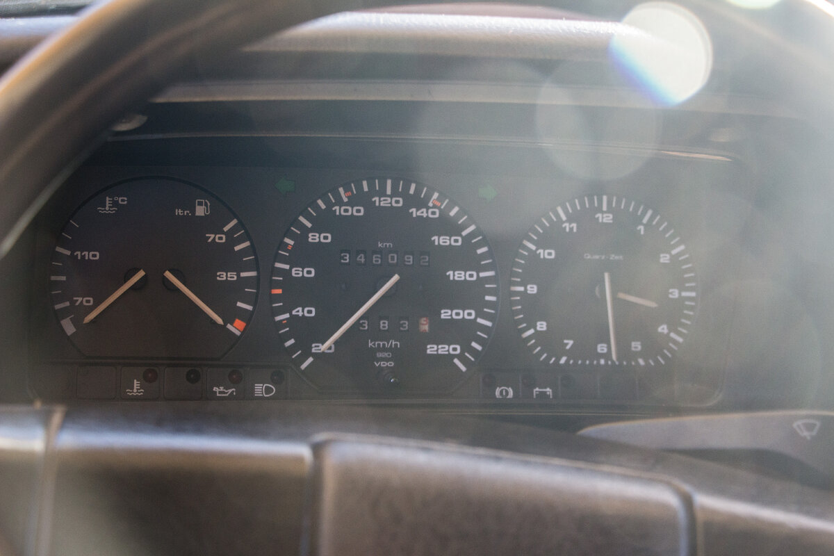 Единственный минус - нет тахометра