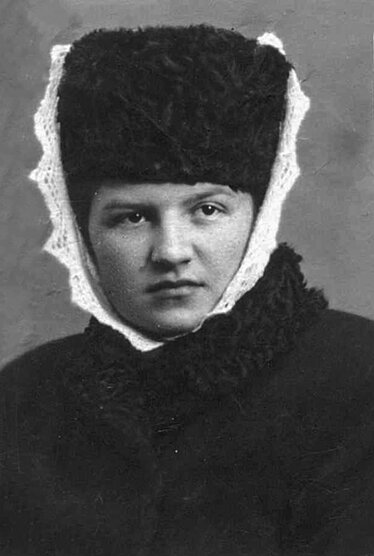 МОЯ МАМА В МОЛОДОСТИ