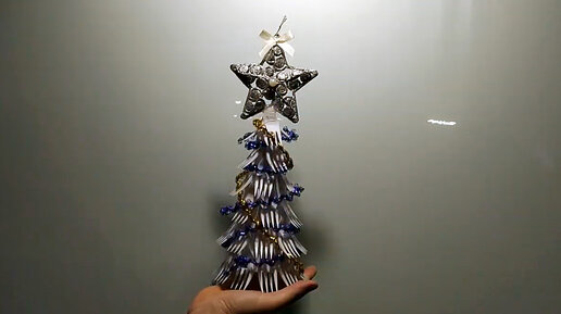 ЕЛКА ИЗ ПЛАСТИКОВЫХ ВИЛОК _ christmas tree from plastic forks