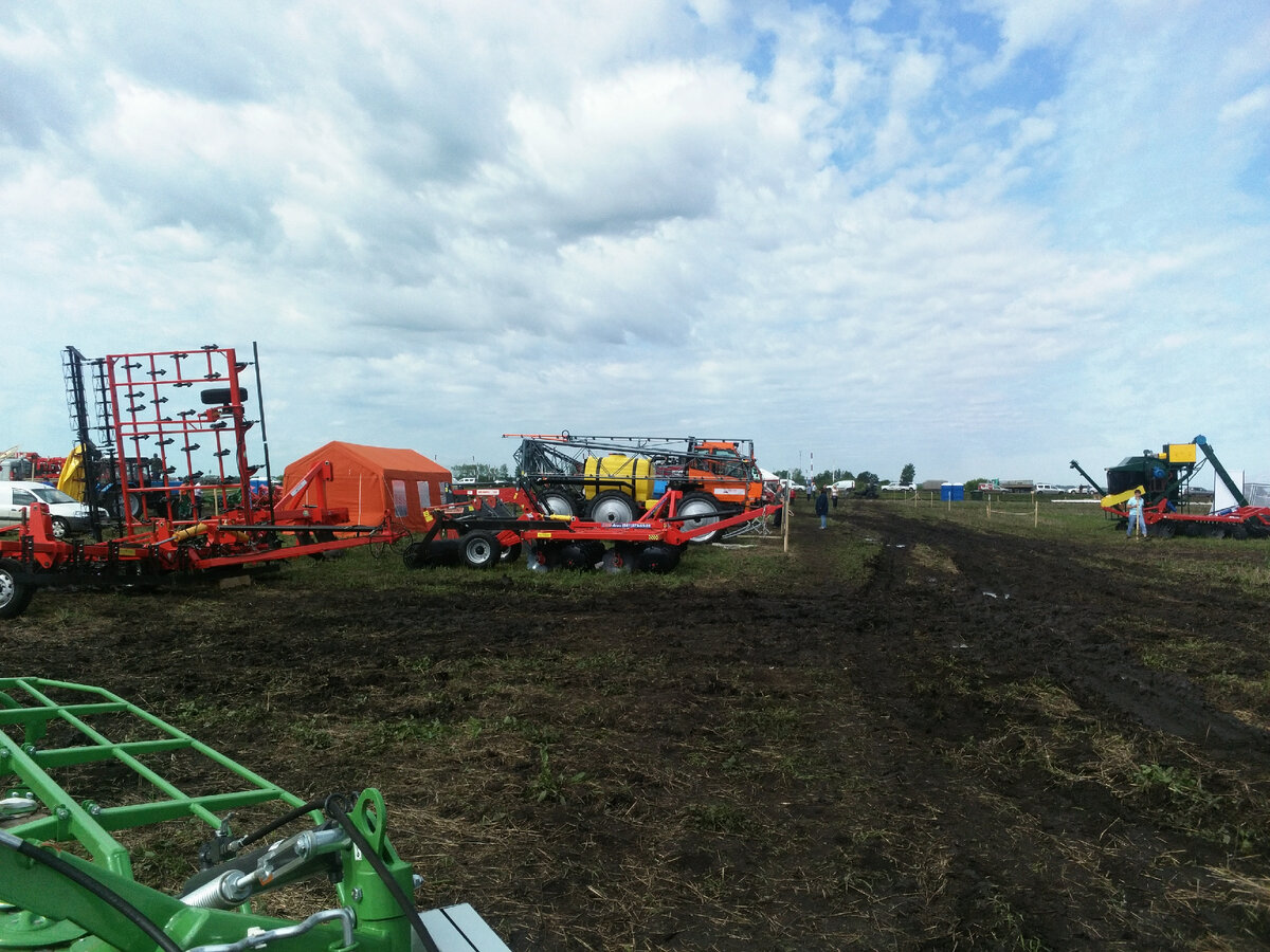 Дождь прошел неплохой, так что впору было надевать сапоги...