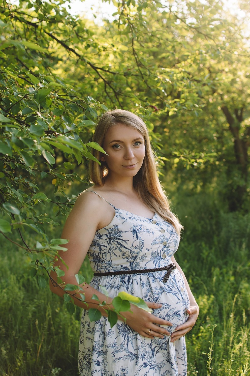 На фото я в начале июня 2021 (за полтора месяца до начала событий). Уже неплохой такой живот 🤭