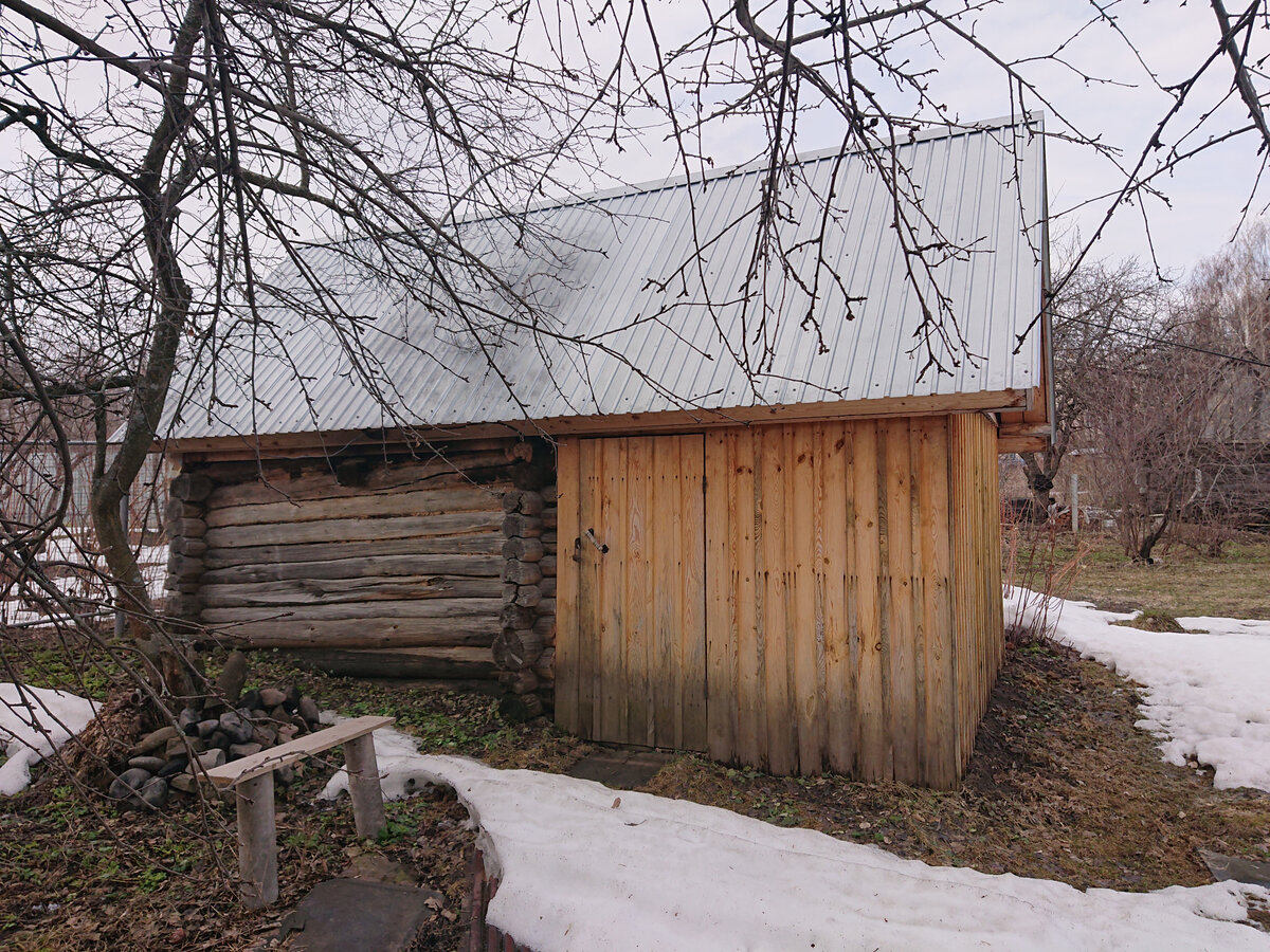Баня. Вид с дверью.