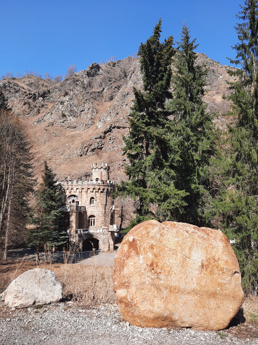 Кисловодск. Долина Нарзанов и Старый замок были в самом конце нашей первой  поездки в горы | Вот такая я путешественница. | Дзен