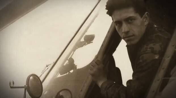 Анатолий Лебедь. Служба в Афгане. Борттехник Ми-8. Источник фото: mirtesen.ru (https://clck.ru/qFDBA)