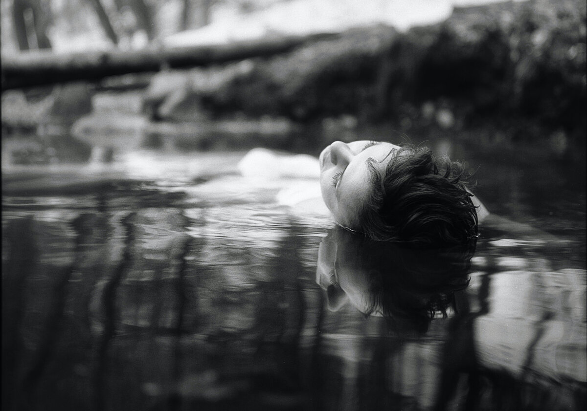 "Кто играет в человечков?", Екатерина Широкова. Фото Velizar Ivanov Unsplash