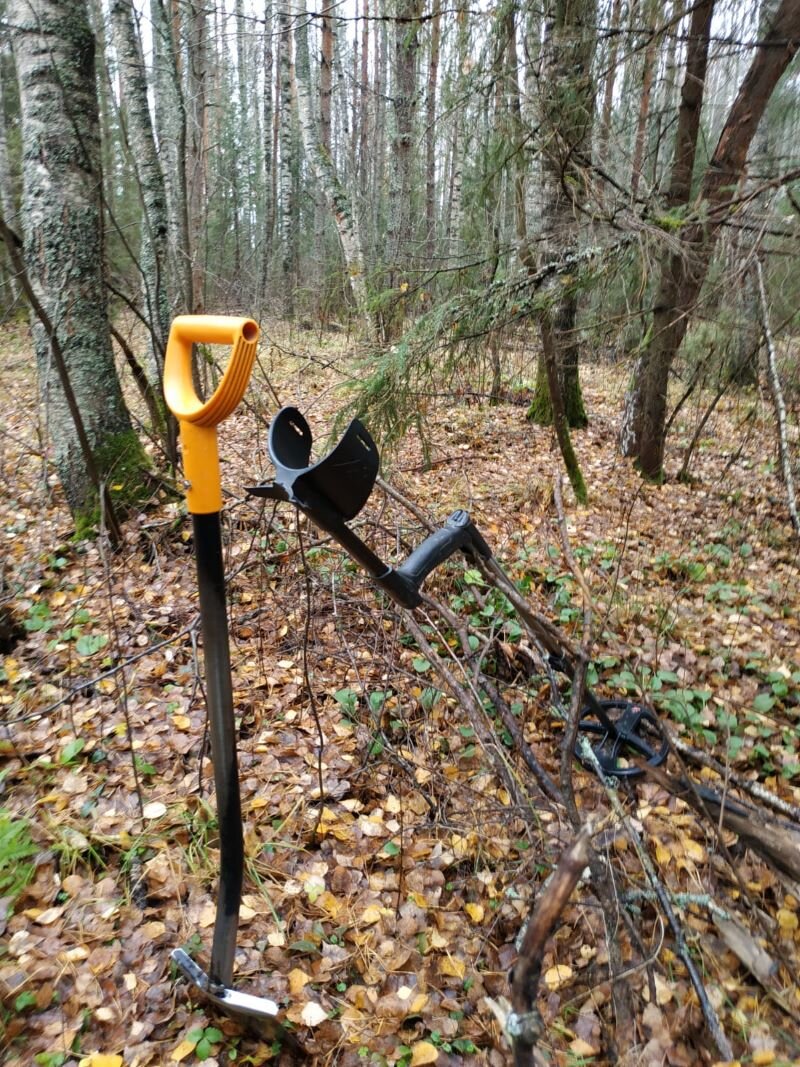 Детектор и лопата 