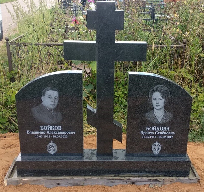 Гранитные памятники на могилу