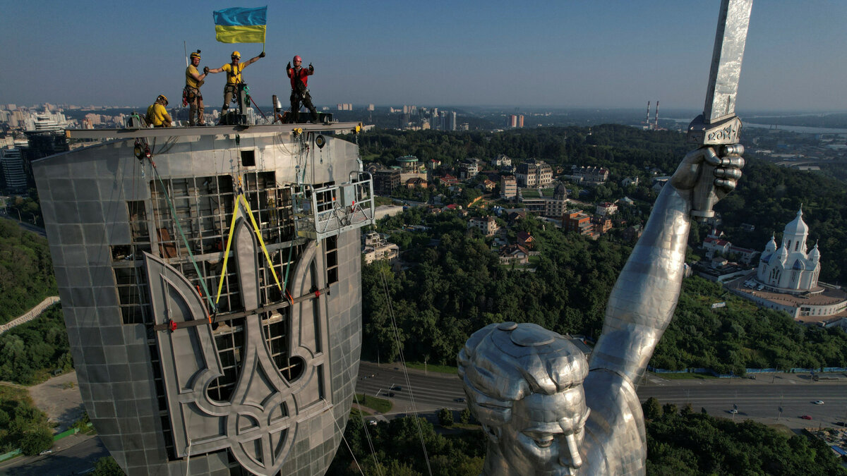 сравнение родина мать и статуя свободы