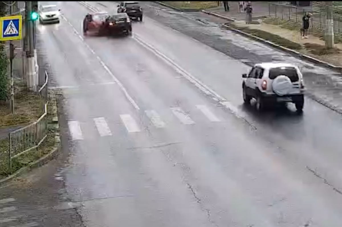    Видео массового ДТП в Волгограде с пятью пострадавшими поделились в МВД