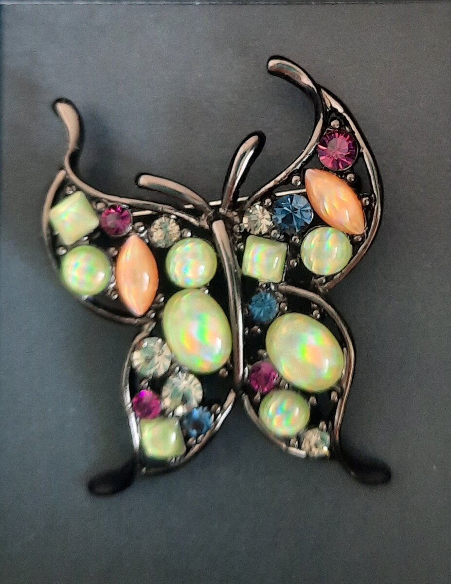 Первая брошь. 