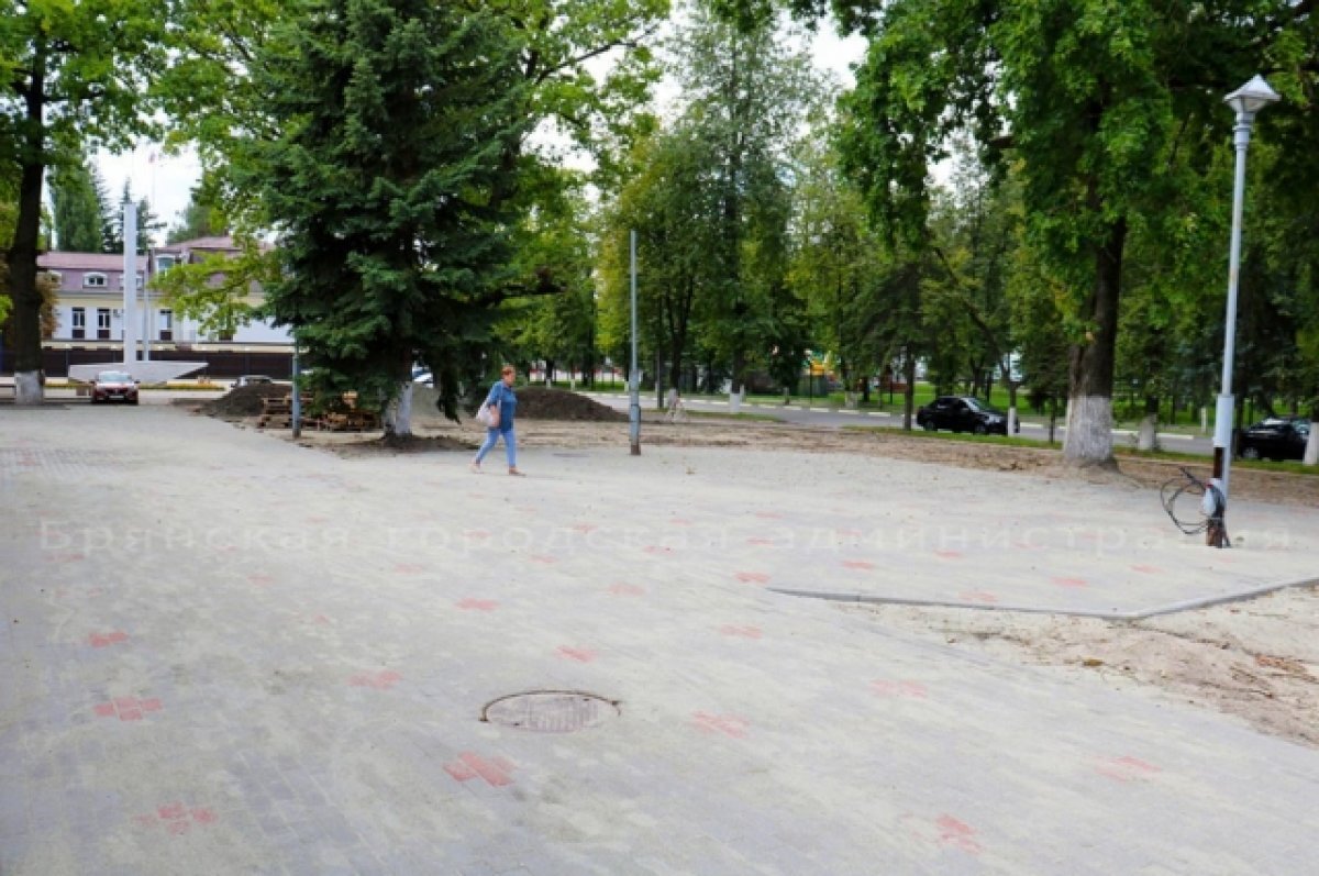    В районе кинотеатра «Победа» в Брянске обустраивают пешеходную зону