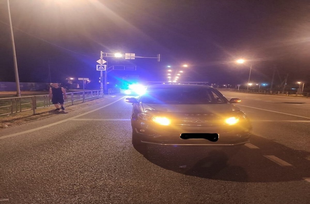    На Кубани в два часа ночи водитель на иномарке сбил женщину-пешехода