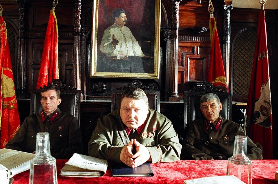 Примерно так заседала сталинская тройка.