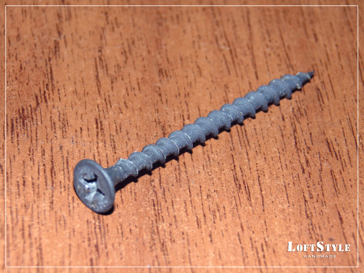 саморез по дереву