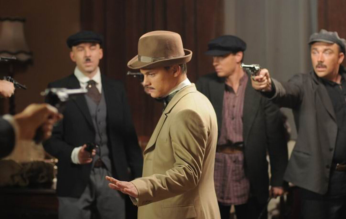 Фото: кадр из сериала "Жизнь и приключения Мишки Япончика". Жест может довести до конфликта 