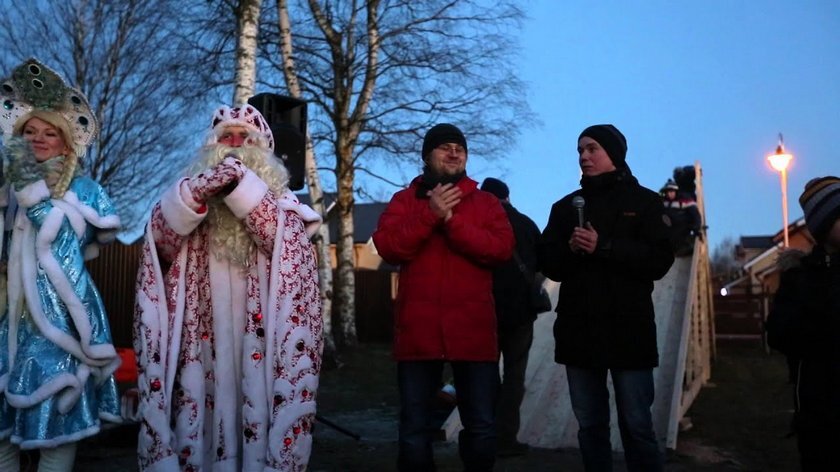  Фото: Новогодний праздник в ЖК «Вартемяги Парк» в 2016 г. Источник: скриншот видео, пользователь Youtube: WATCHERspb 
