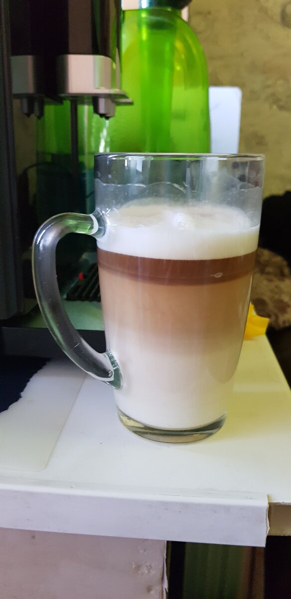 В кофе не добавишь кислое молоко...получается Бе...