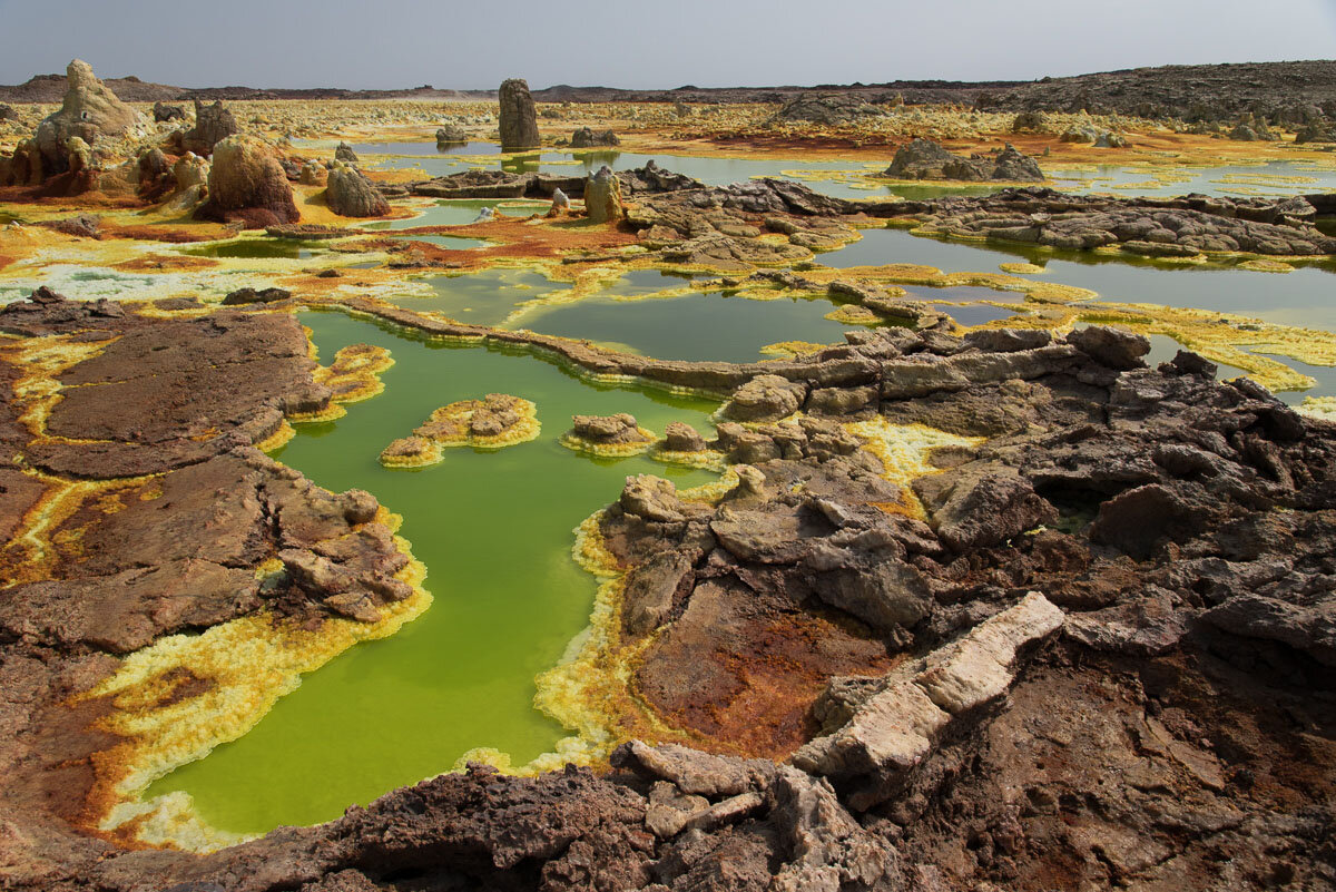 вулкан даллол эфиопия. кратер даллол вулканический. самое жаркое место в африке. долина данакиль. вулкан даллол африка.