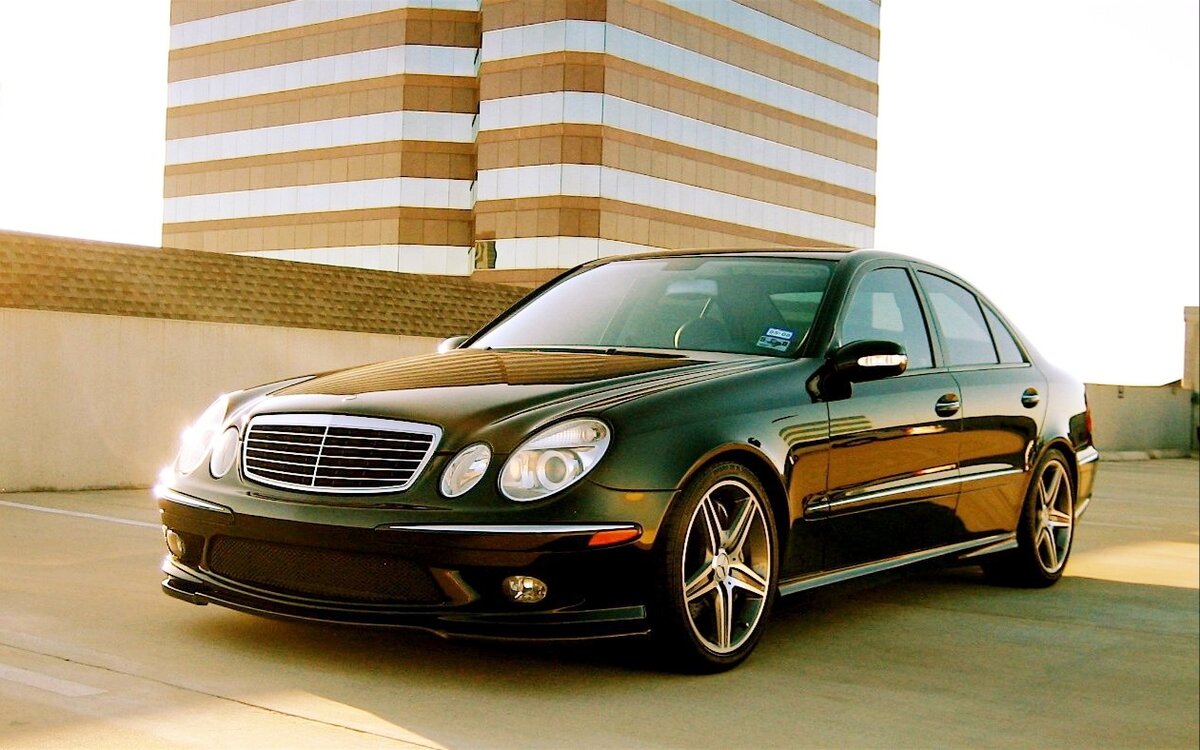 Mercedes w211 спереди