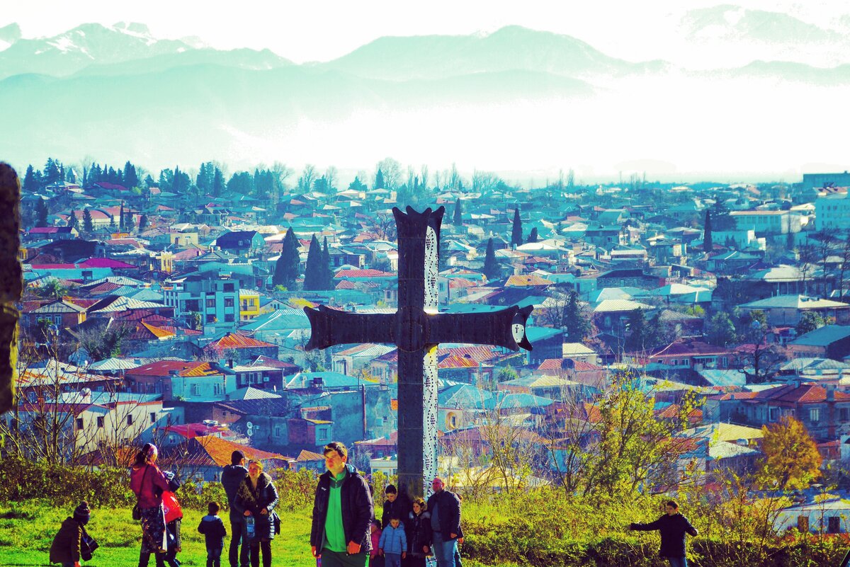 Вид на Кутаиси от Тысячелетного храма Баграти, декабрь 2017