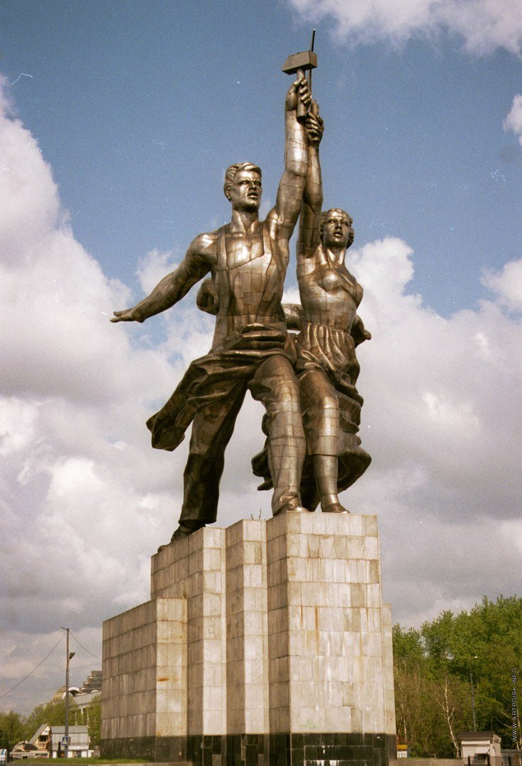 Монумент «рабочий и колхозница» веры Мухиной (1937)