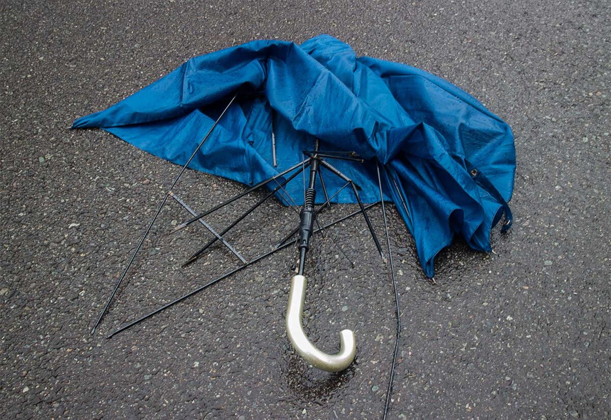 Сломанный зонтик