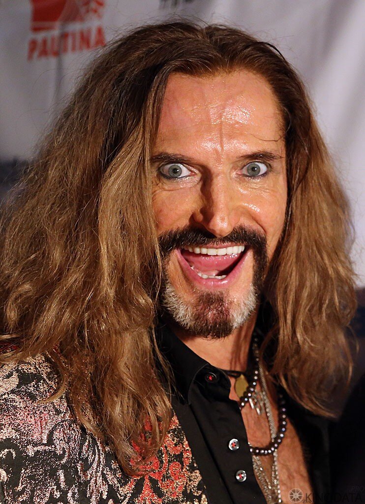 Никита Джигурда - советский и российский артист, шоумен.