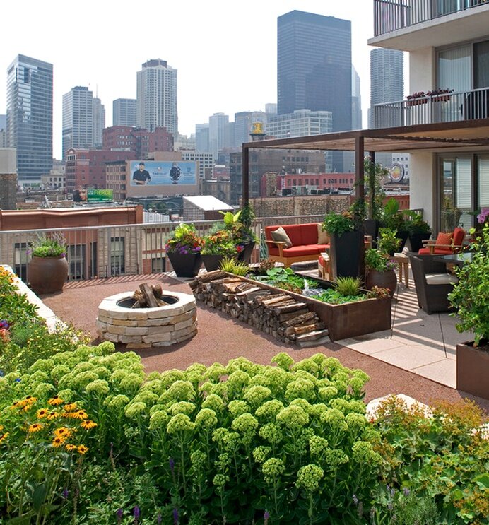 https://i.pinimg.com/736x/4d/6b/37/4d6b37e5d6024d69e842b0ccbcc03982--rooftop-patio-rooftop-gardens.jpg