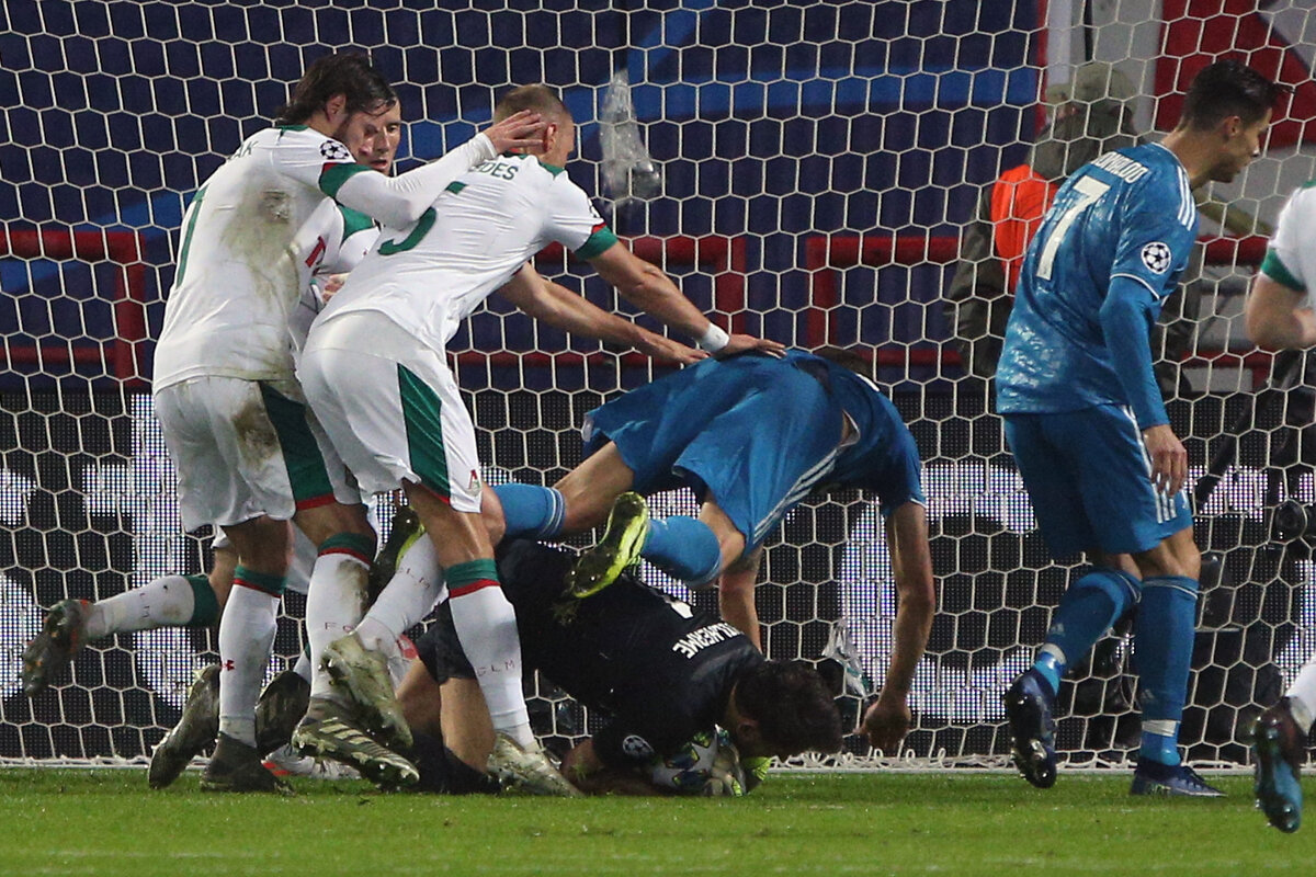 Maguire fifa. болельщики футбола. футбол привоз. современный футбол. футбол привоз.