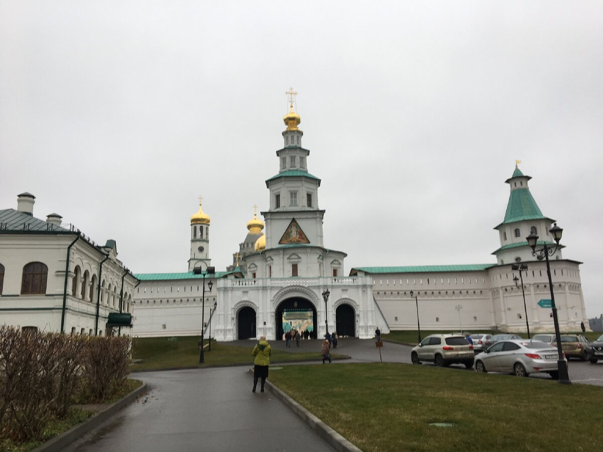 Святые ворота с надвратным храмом(1694—1697)