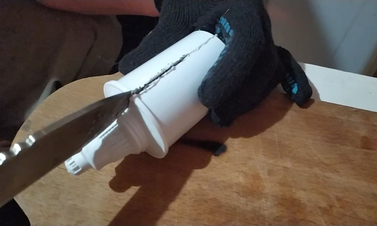 Вскрываем картридж для фильтра воды