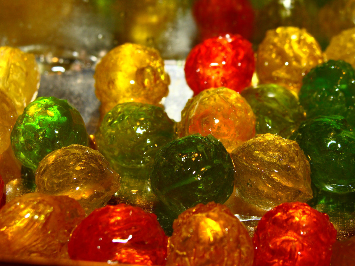 Грильяж в шоколадной глазури. Конфеты в супермаркете. Самые вкусные конфеты славянка. Сорта конфет. Сорт леденцов.