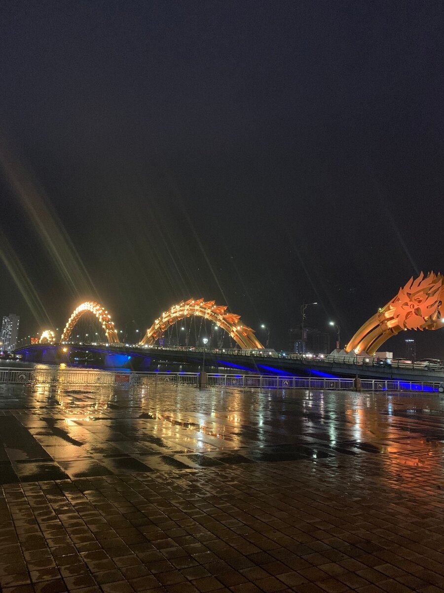 Знаменитый мост Дракона