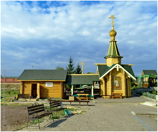 Источник Казанской иконы.  Фото с сайта: http://temples.ru/private/f000204/204_0307451b.jpg

