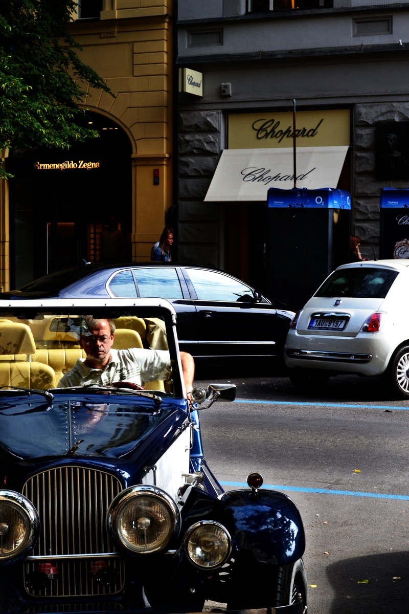 старенький ретро Форд