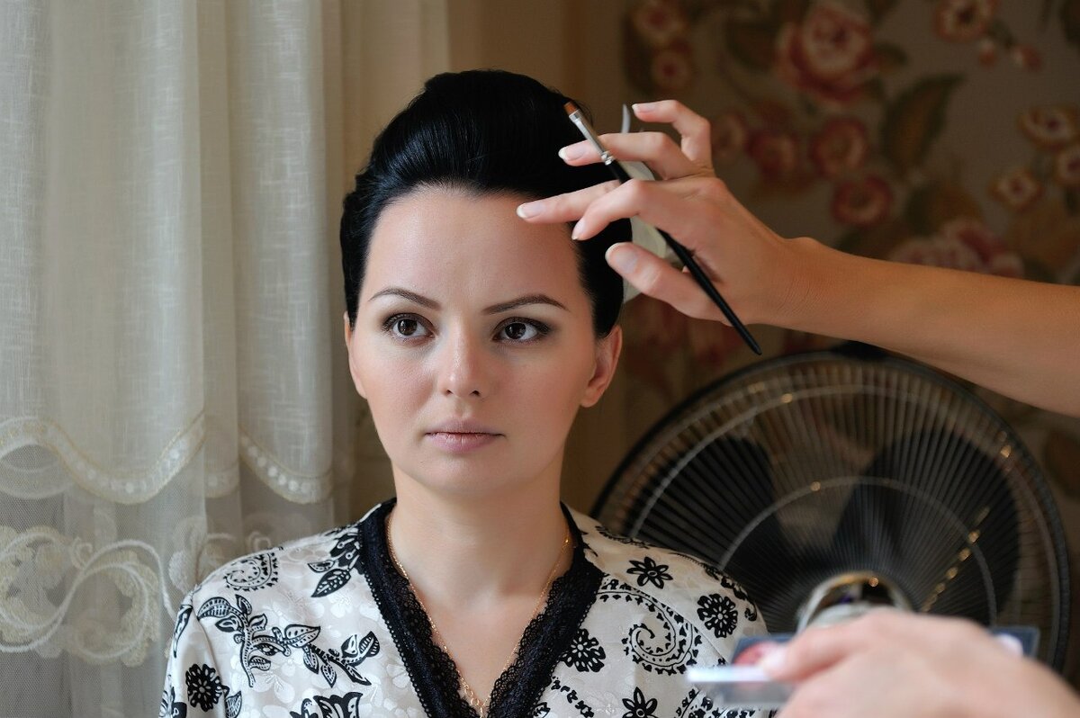 Сейчас в моде брови четкой формы, придающие лицу уверенное выражение